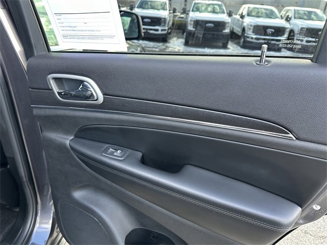 Used 2018 Jeep Grand Cherokee Limited image 41
