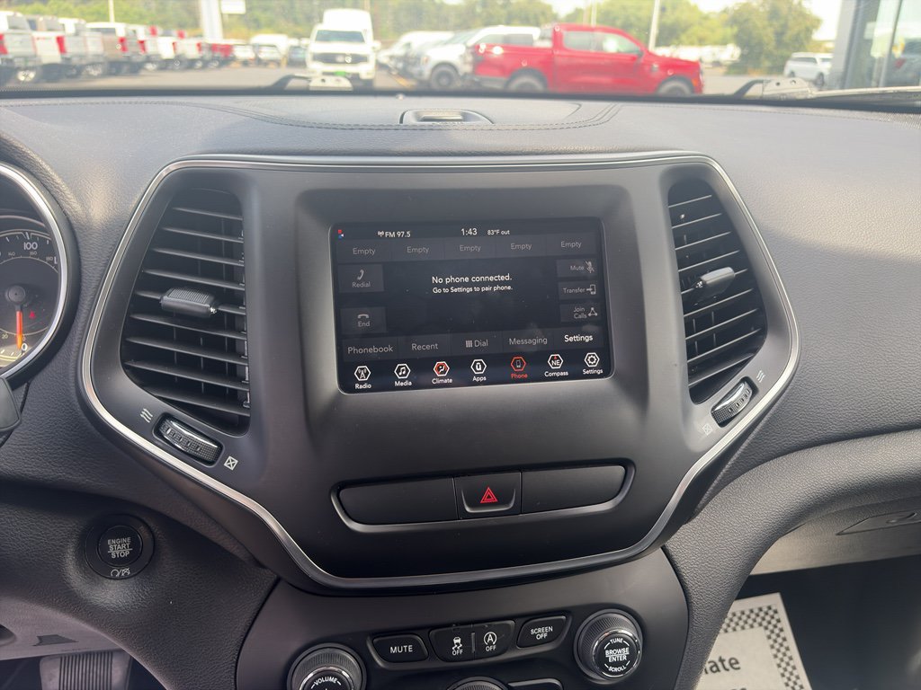 Used 2019 Jeep Cherokee Latitude Plus FWD image 26