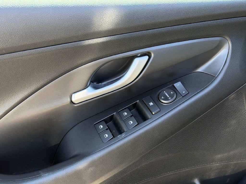 Used 2018 Hyundai Elantra GT w/ Style Package 02 FWD image 23