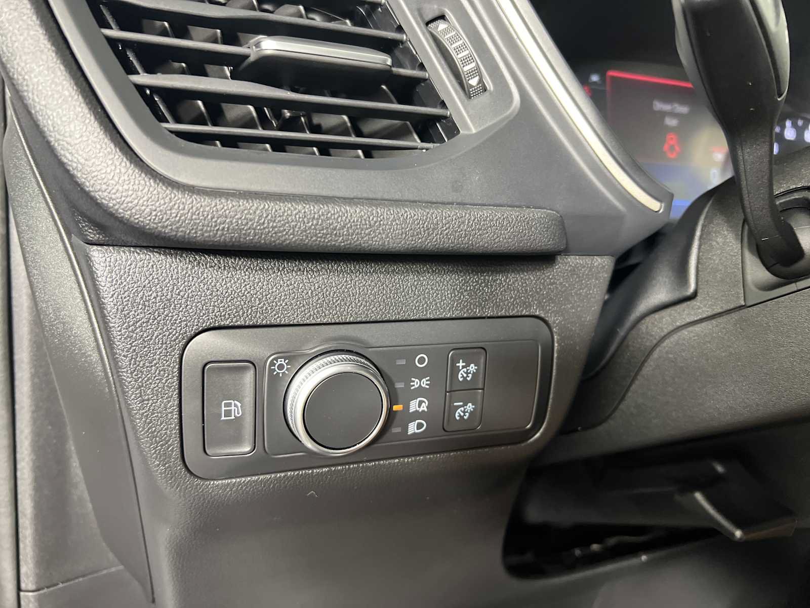 Certified 2022 Ford Escape SE w/ Cold Weather Package AWD/4WD image 33