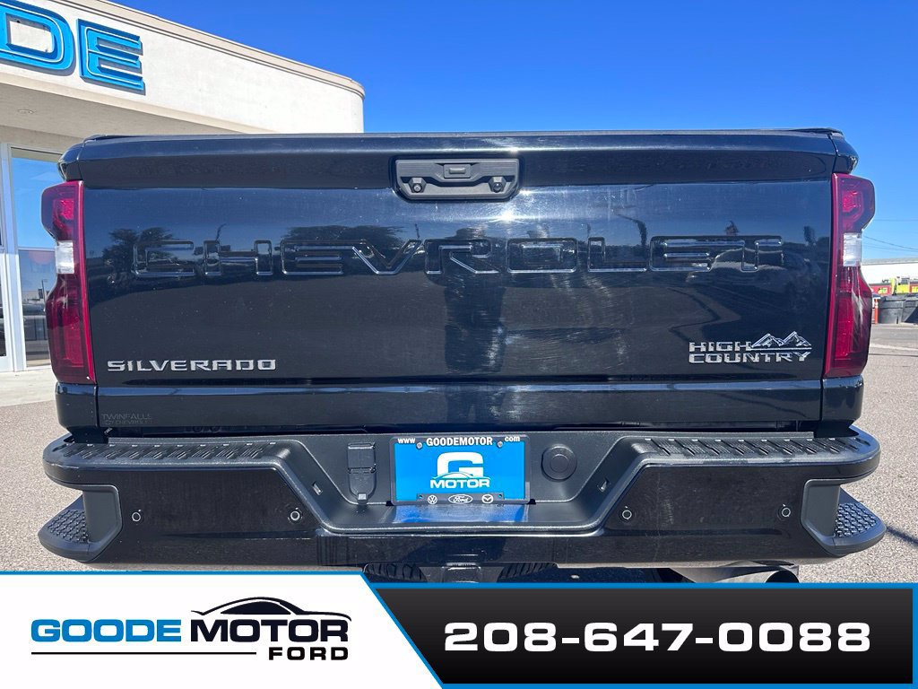 Used 2021 Chevrolet Silverado 3500 High Country w/ Technology Package AWD/4WD image 8