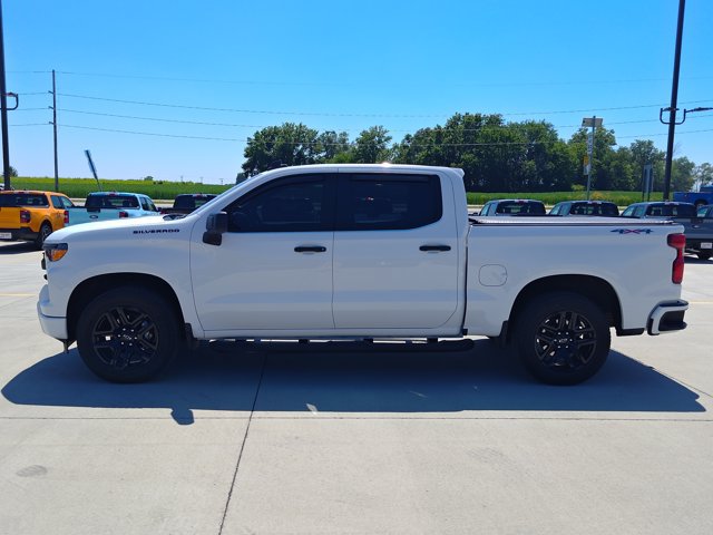 Used 2023 Chevrolet Silverado 1500 Custom w/ Rally Edition AWD/4WD image 7