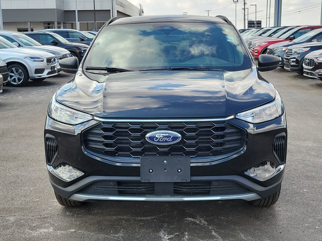 Certified 2025 Ford Escape ST-Line image 2