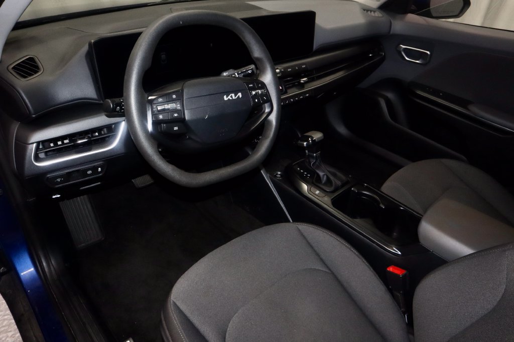 Used 2025 Kia K4 FWD image 24