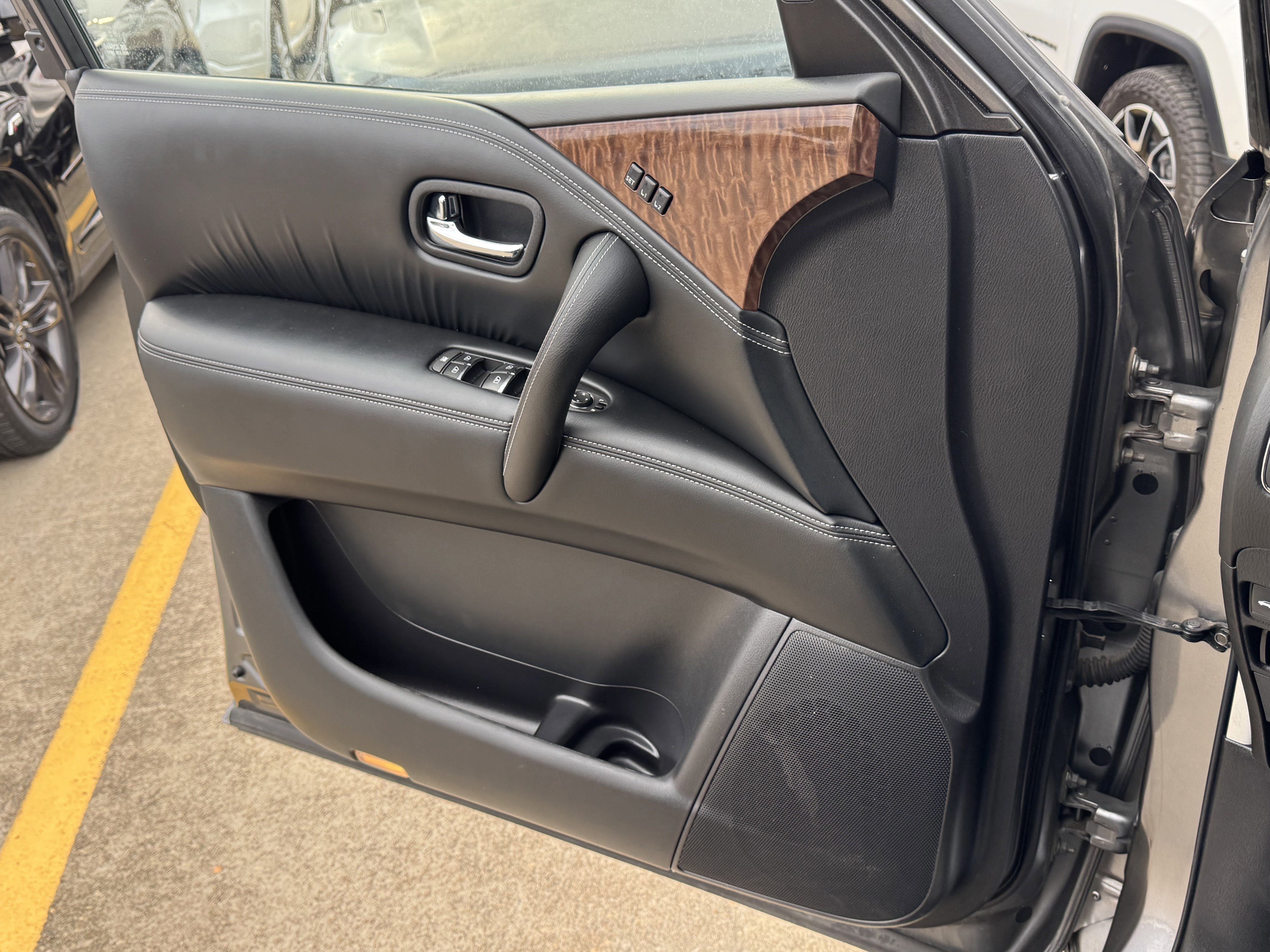 Used 2020 Nissan Armada SL w/ Premium Package image 25