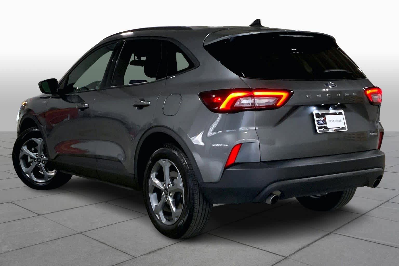 Certified 2025 Ford Escape ST-Line AWD/4WD image 2