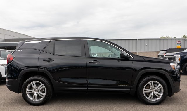Used 2024 GMC Terrain SLE AWD/4WD image 5