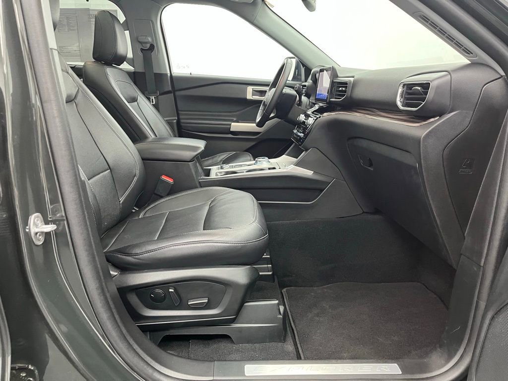 Certified 2023 Ford Explorer Limited w/ Equipment Group 301A image 28