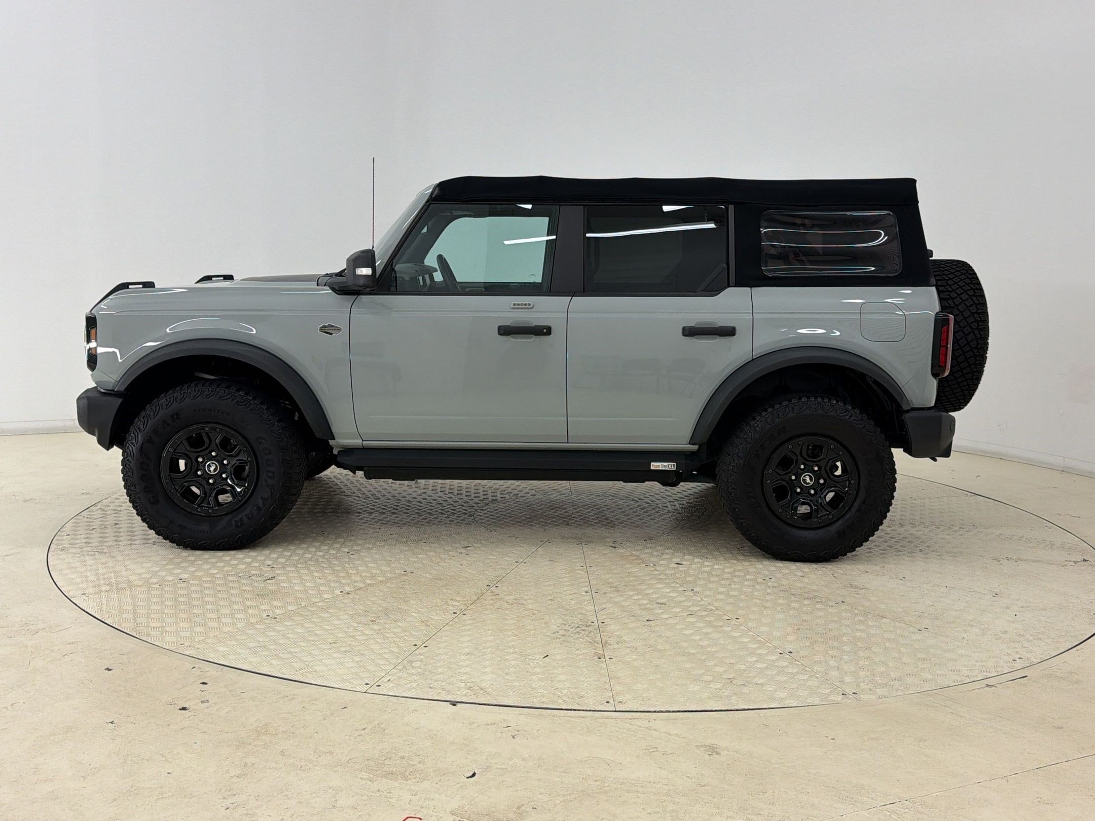 Certified 2022 Ford Bronco Wildtrak AWD/4WD image 2