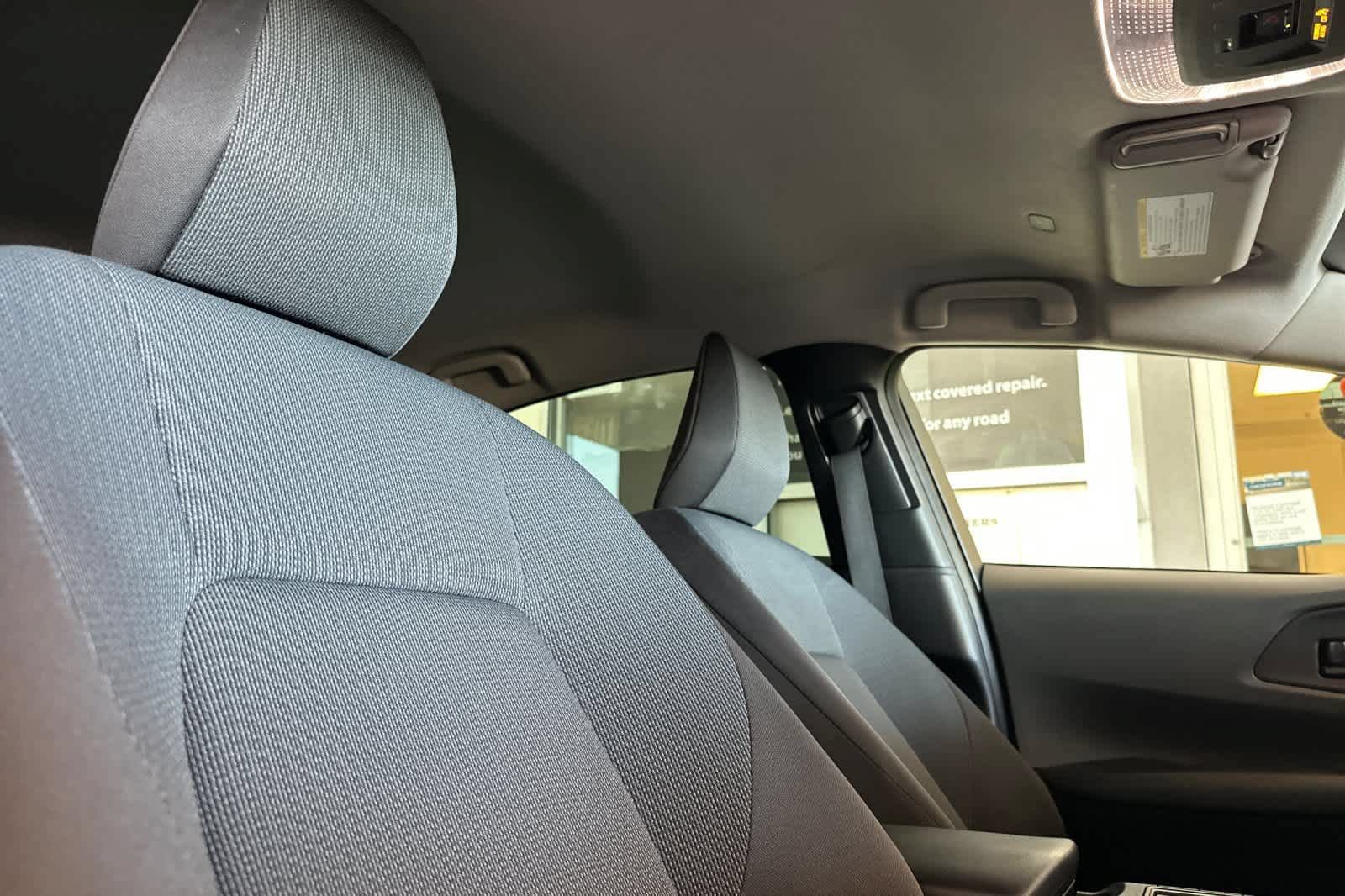 Used 2023 Toyota Prius LE FWD image 18
