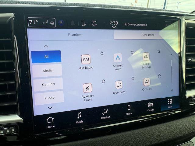 Used 2024 Chrysler Pacifica Touring-L image 15