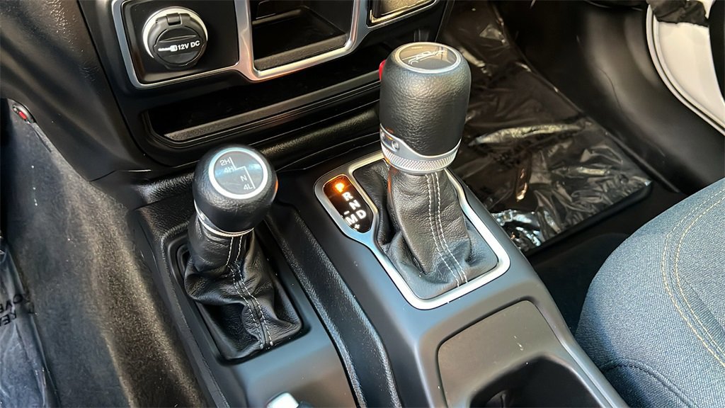 Used 2024 Jeep Gladiator Sport image 15