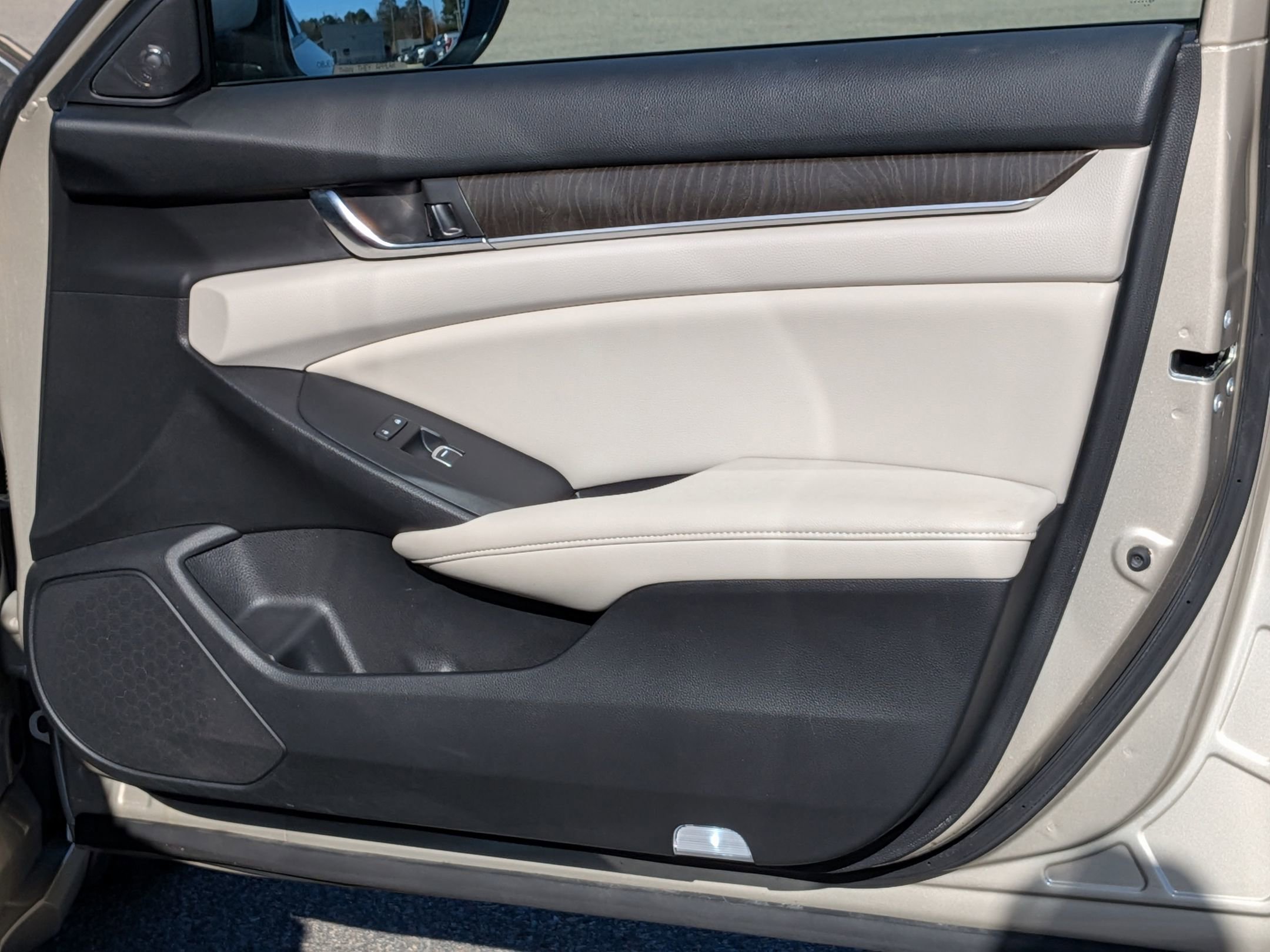 Used 2020 Honda Accord Touring image 35