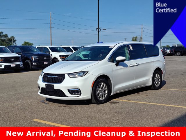 Used 2023 Chrysler Pacifica Touring-L