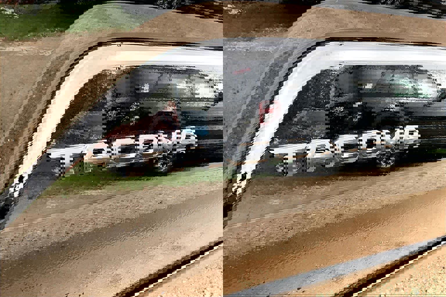 Used 2025 Toyota Tacoma TRD Off-Road image 12