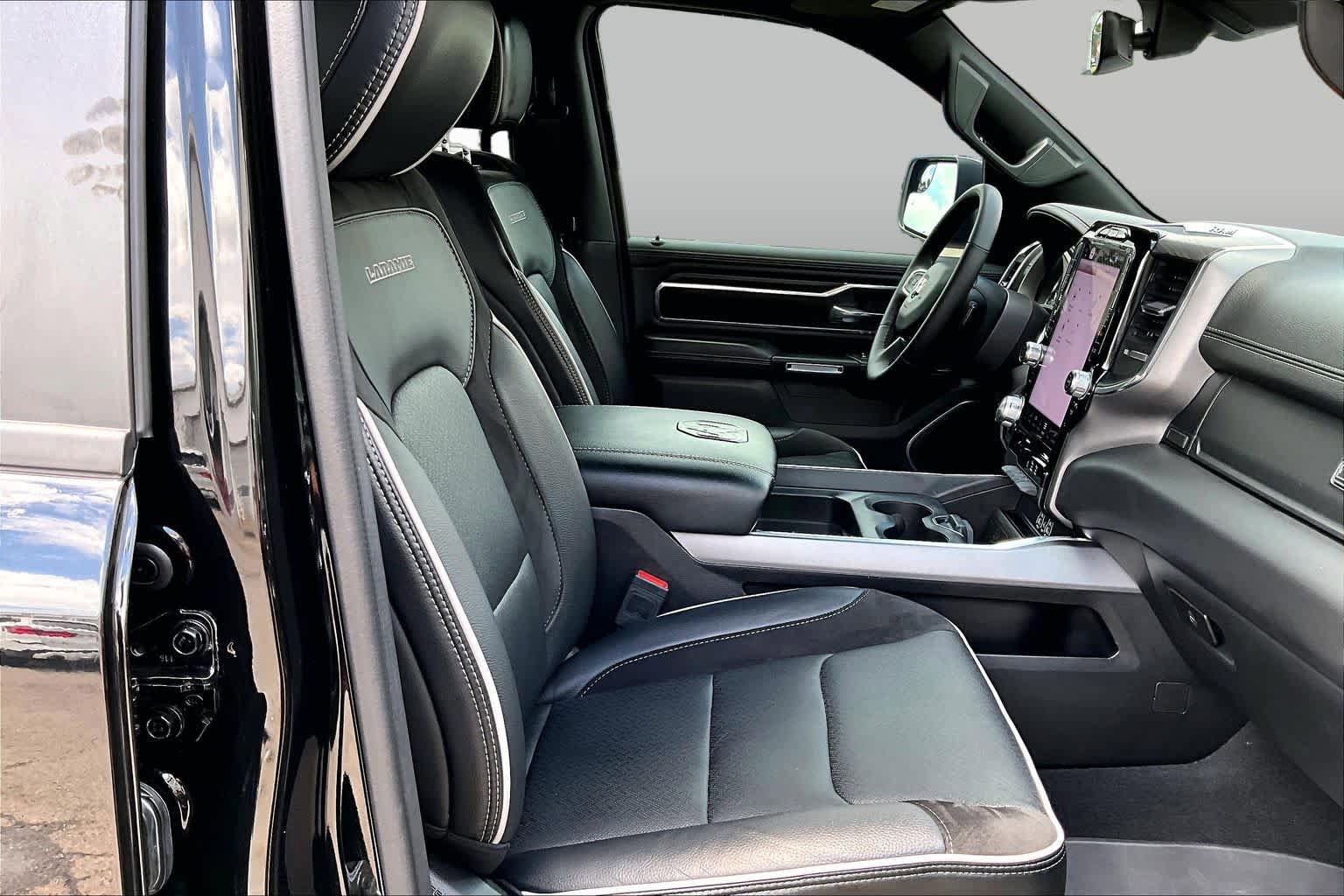 Used 2025 RAM 1500 Laramie w/ Off Road Group AWD/4WD image 11