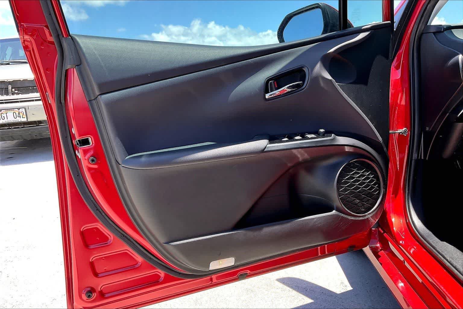 Used 2022 Toyota Prius Prime XLE FWD image 27
