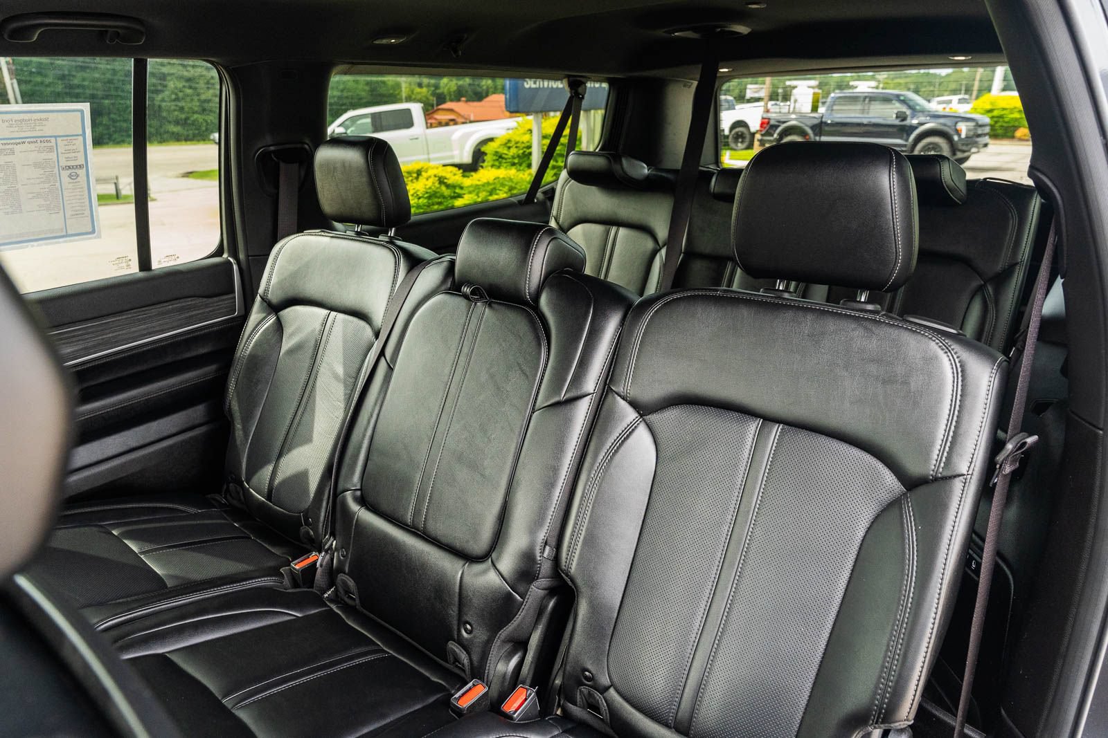 Used 2024 Jeep Wagoneer L Series II w/ Flexible Seating Group AWD/4WD image 20