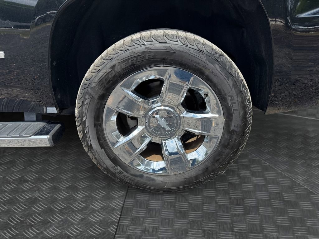 Used 2017 Chevrolet Tahoe LT w/ LT Signature Package image 15
