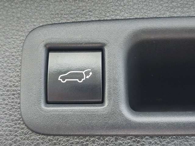 Used 2023 Toyota Highlander Limited AWD/4WD image 31