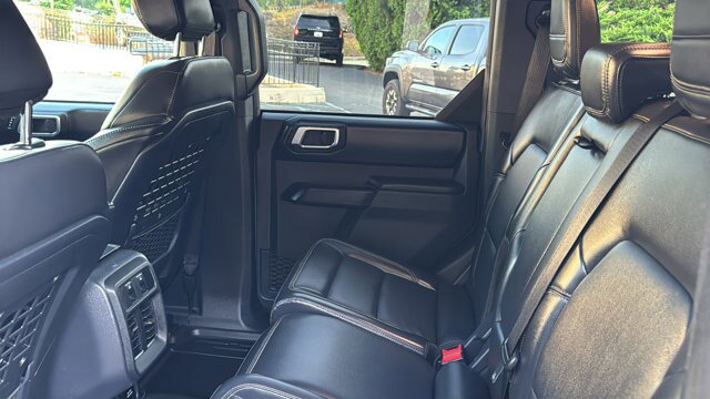 Certified 2025 Ford Bronco Badlands AWD/4WD image 32