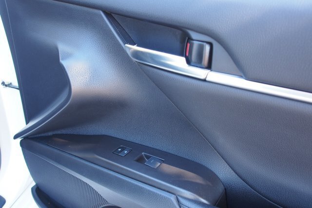 Used 2022 Toyota Camry XSE FWD image 13