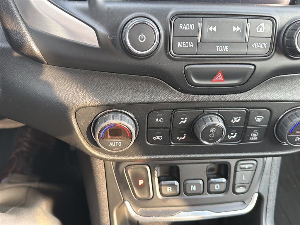 Used 2018 GMC Terrain SLE w/ Driver Convenience Package image 13