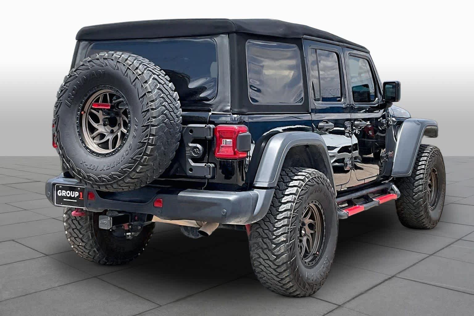 Used 2018 Jeep Wrangler Unlimited Rubicon AWD/4WD image 9