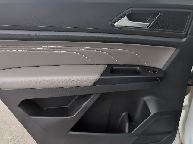 Used 2021 Volkswagen Atlas Cross Sport SEL R-Line image 17