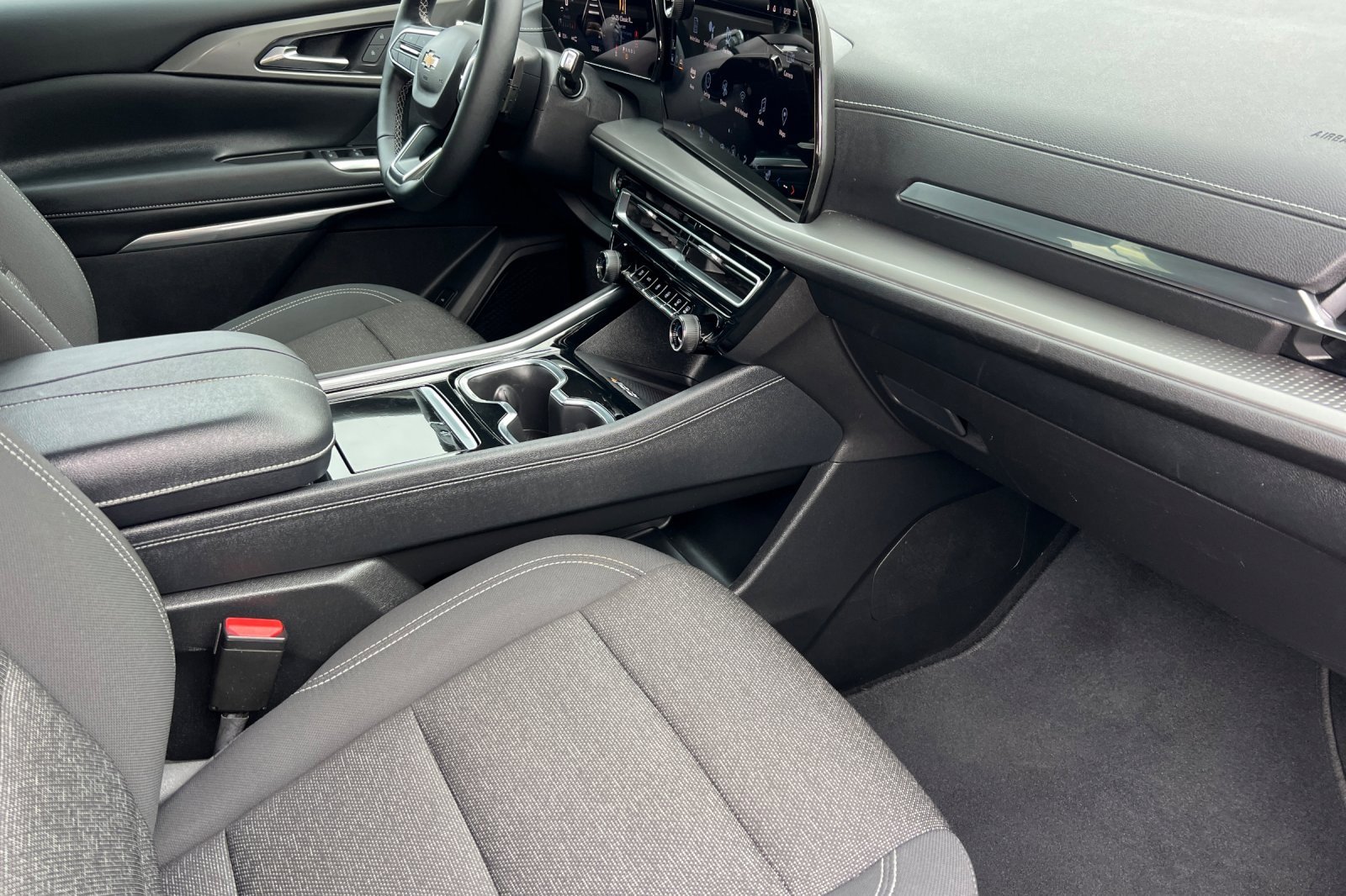 Used 2024 Chevrolet Traverse LT image 18