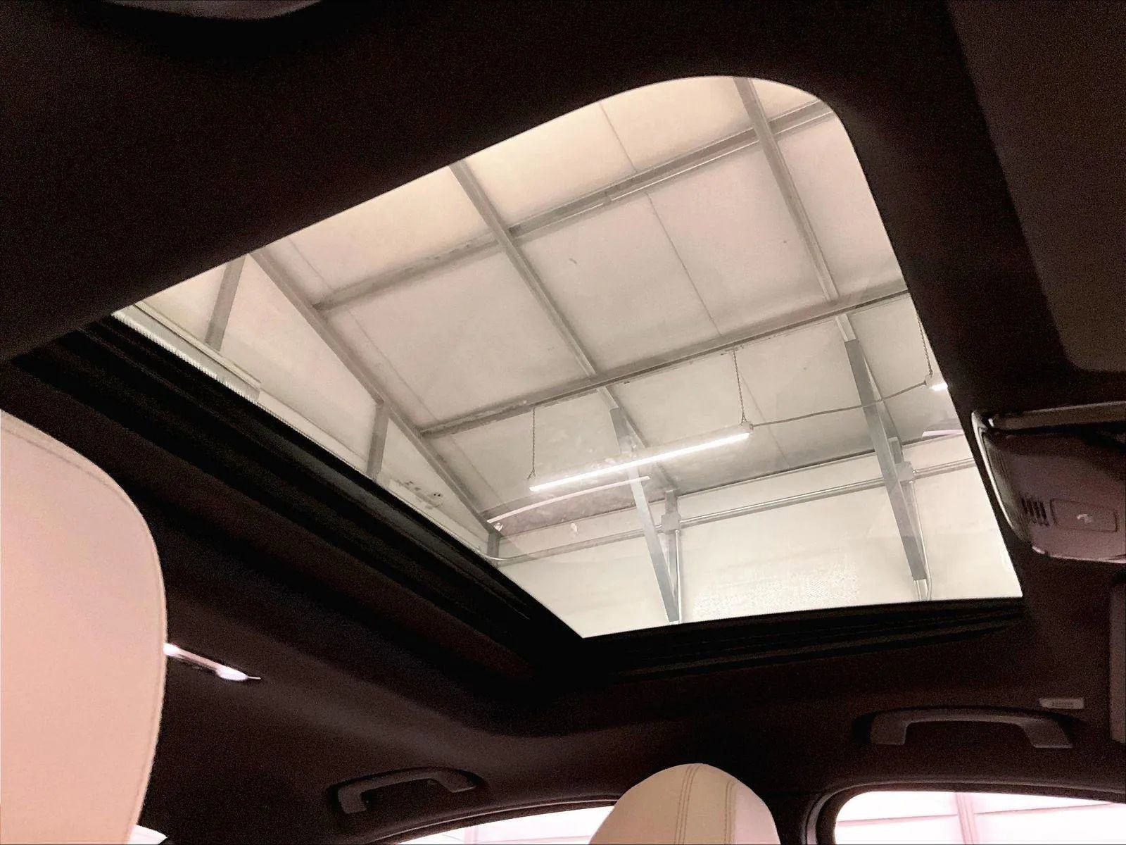 Used 2019 BMW 330i xDrive Sedan w/ Driving Assistance Package image 21