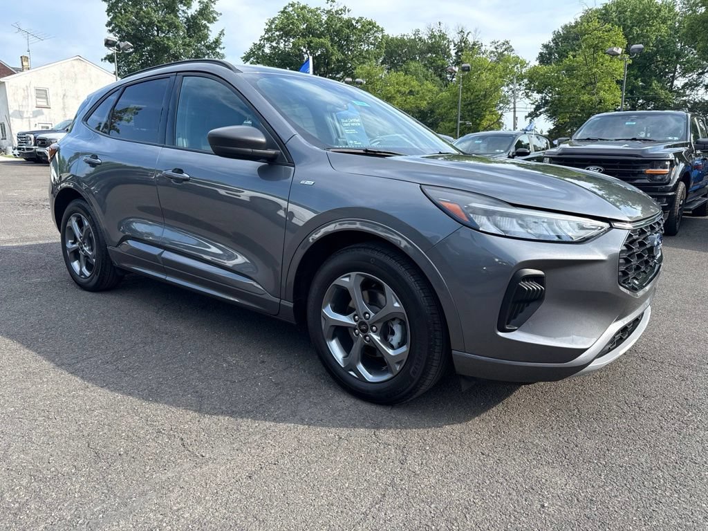 Certified 2024 Ford Escape ST-Line w/ Tech Pack #1 FWD image 3