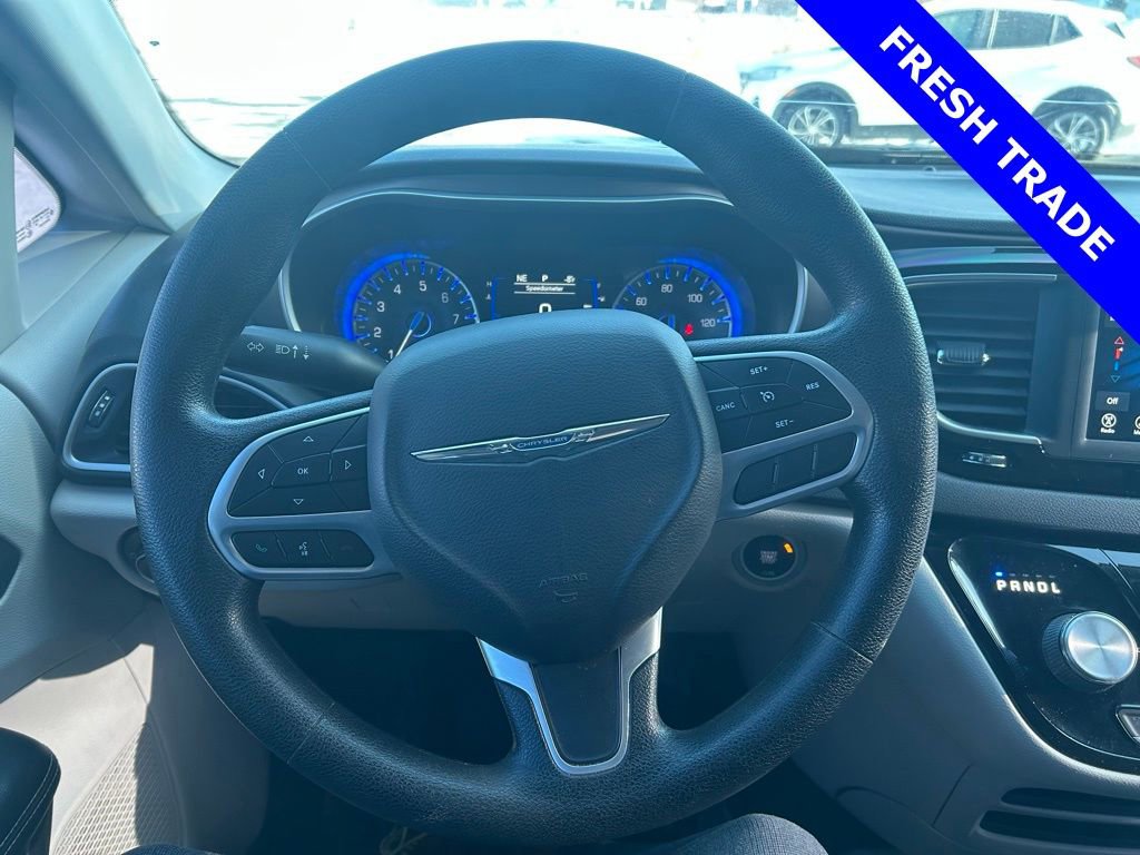 Used 2021 Chrysler Voyager Lxi image 9