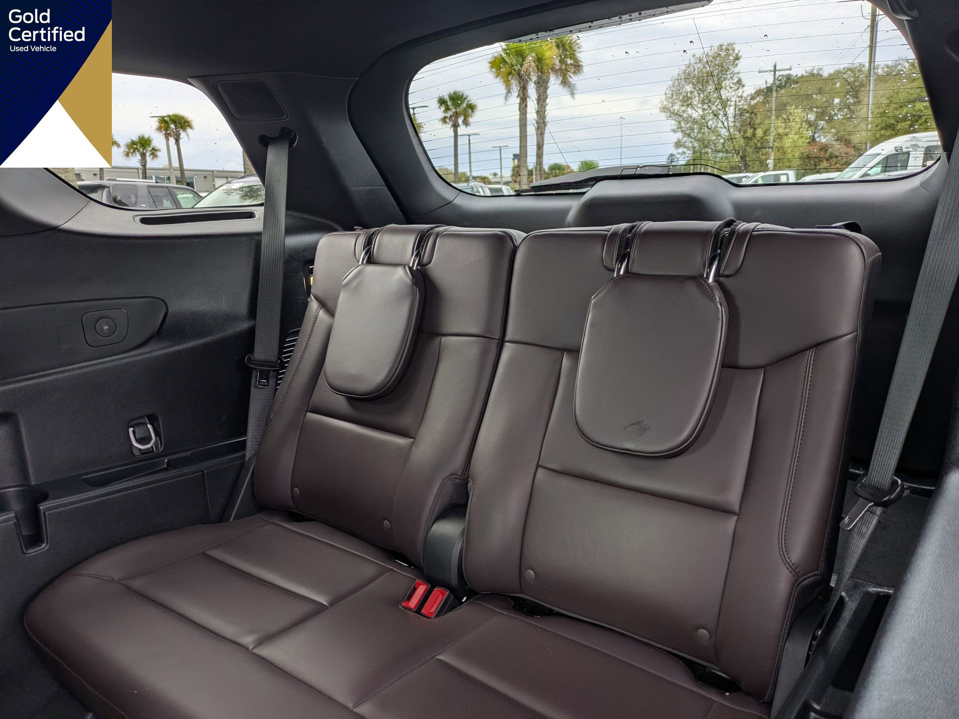 Certified 2025 Ford Explorer Platinum w/ LUX Leather Package image 18