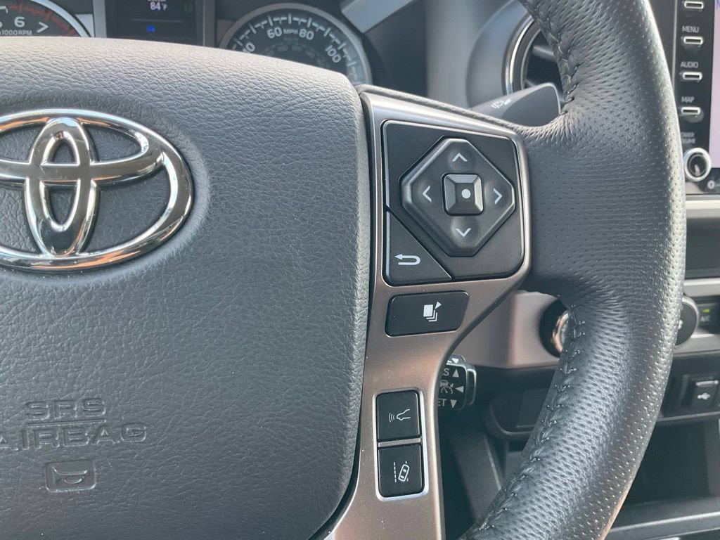 Used 2022 Toyota Tacoma SR5 AWD/4WD image 5