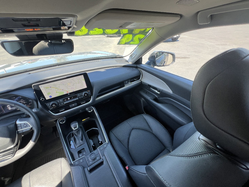 Used 2024 Toyota Grand Highlander AWD image 16