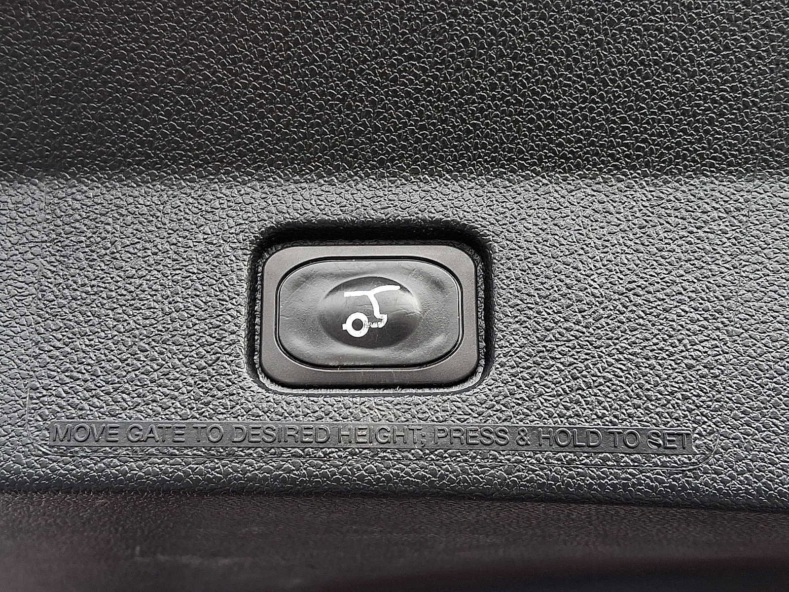 Certified 2019 Ford Explorer XLT w/ Equipment Group 202A image 32