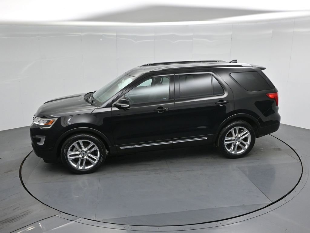 Certified 2017 Ford Explorer XLT w/ Equipment Group 202A image 47