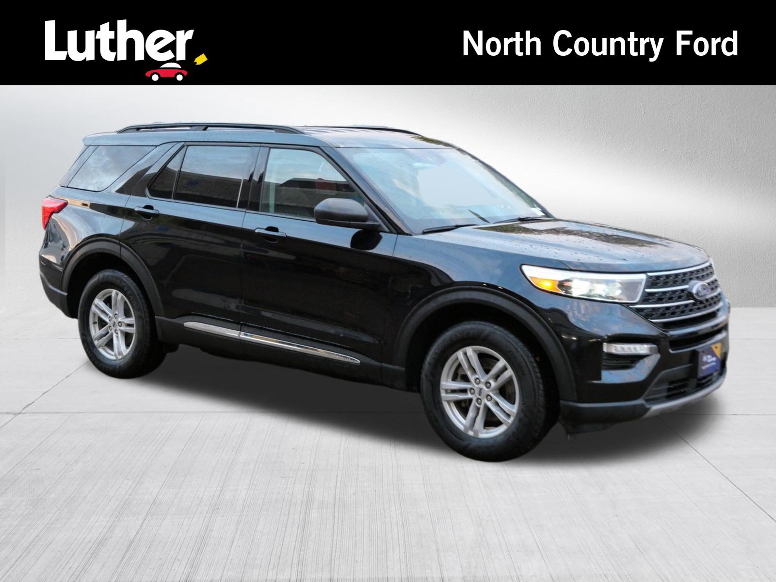 Certified 2024 Ford Explorer XLT w/ Equipment Group 202A AWD/4WD image 1