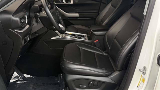 Certified 2023 Ford Explorer XLT w/ Equipment Group 202A AWD/4WD image 13