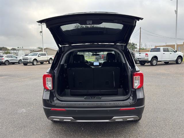Certified 2021 Ford Explorer XLT w/ Equipment Group 202A image 5