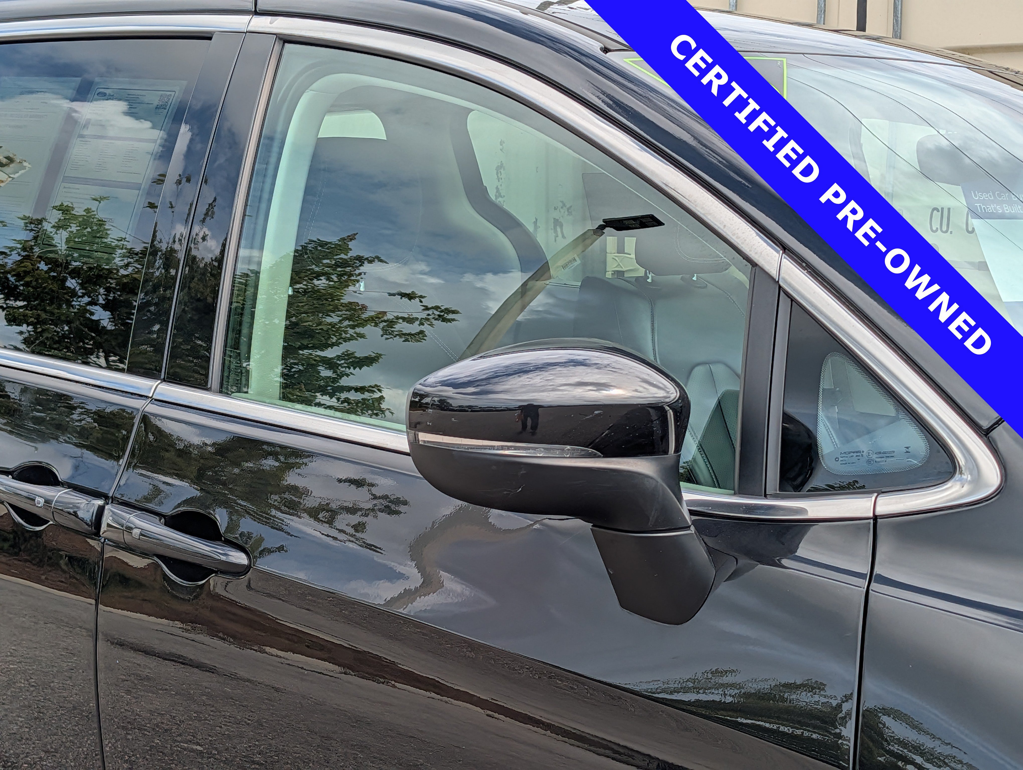 Used 2023 Chrysler Pacifica Touring-L FWD image 11
