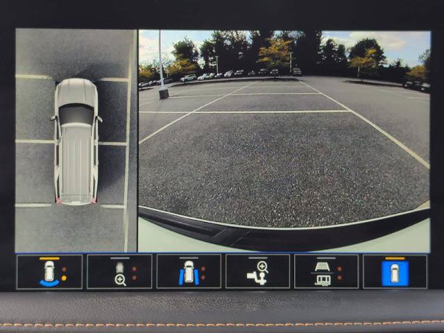 Used 2023 GMC Yukon AT4 w/ AT4 Premium Package AWD/4WD image 26
