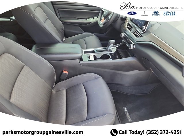 Used 2024 Nissan Altima 2.5 SV image 6