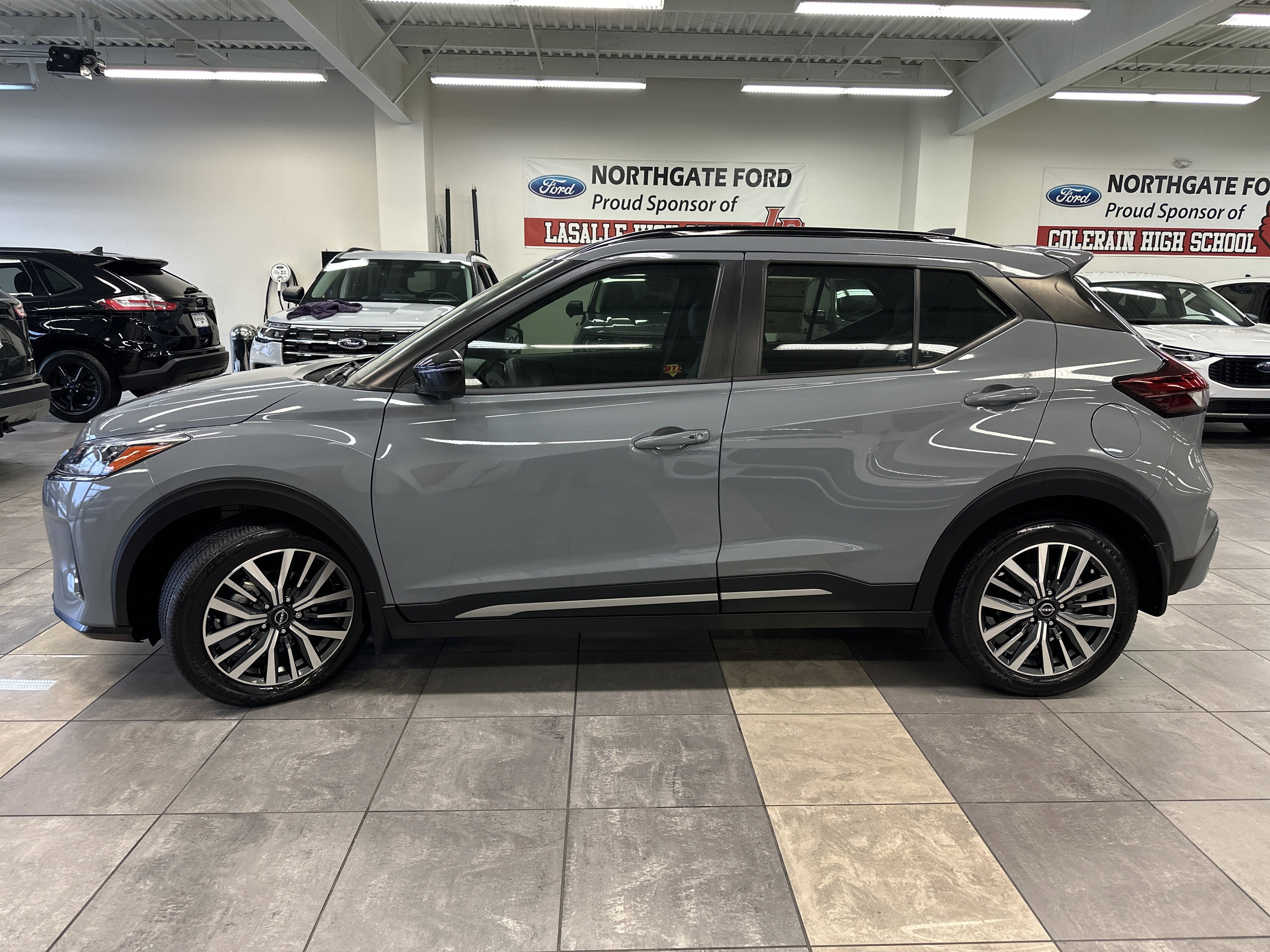 Used 2024 Nissan Kicks SR w/ SR Premium Package image 2