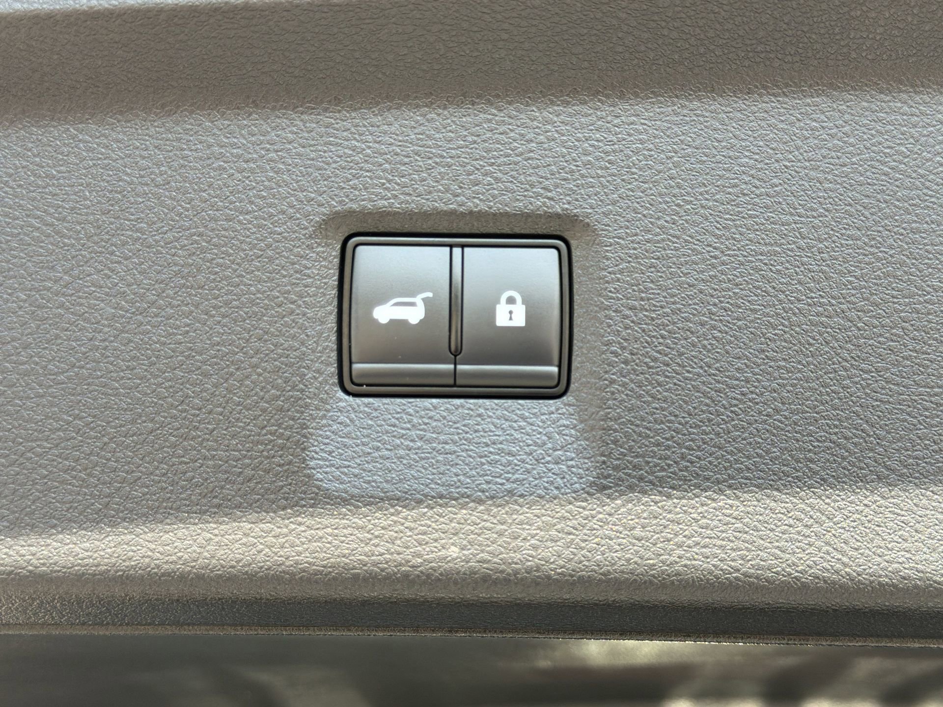 Used 2023 INFINITI QX60 Luxe w/ Cargo Package FWD image 32