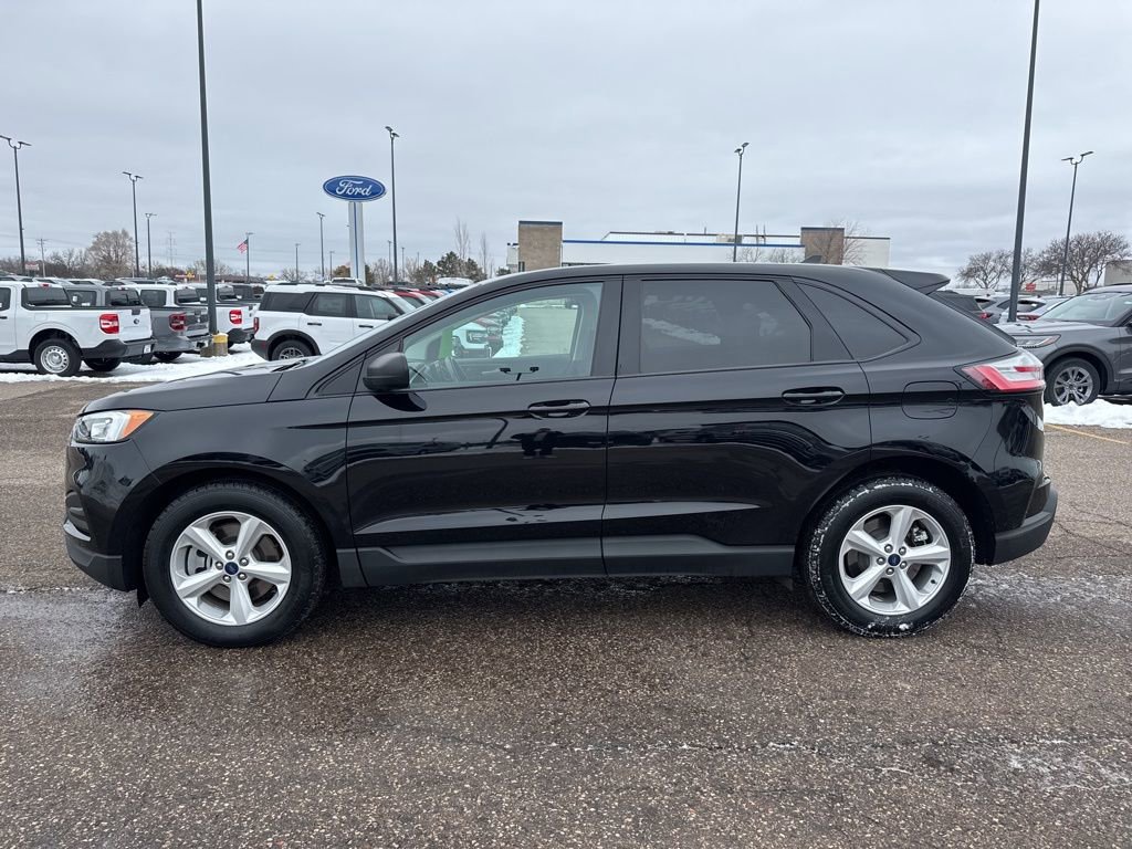 Certified 2021 Ford Edge SE image 4