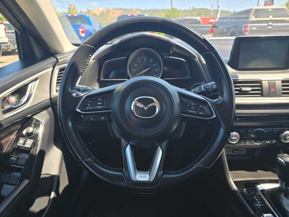 Used 2018 MAZDA MAZDA3 Touring FWD image 11