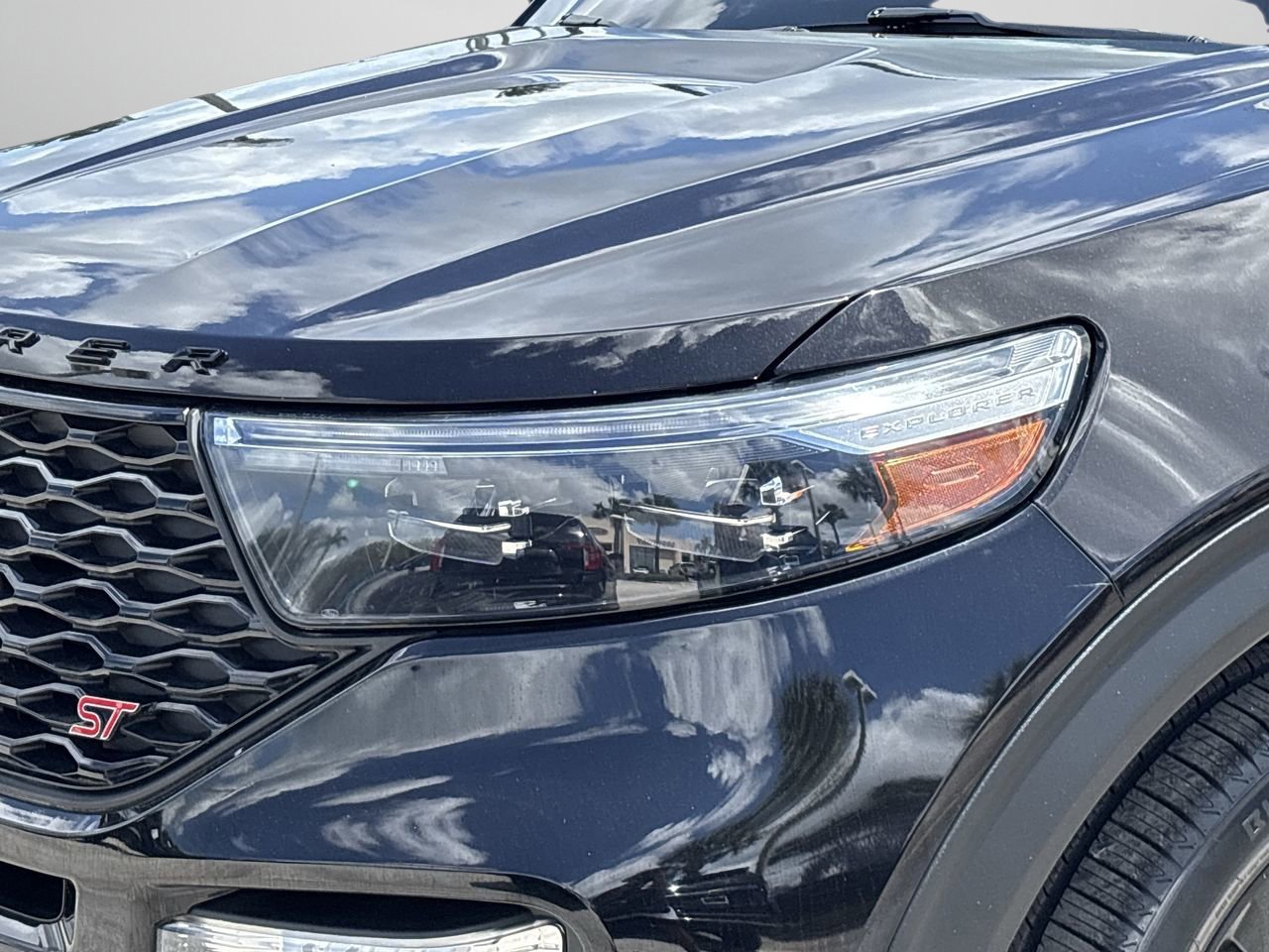 Certified 2022 Ford Explorer ST w/ ST Street Pack image 12