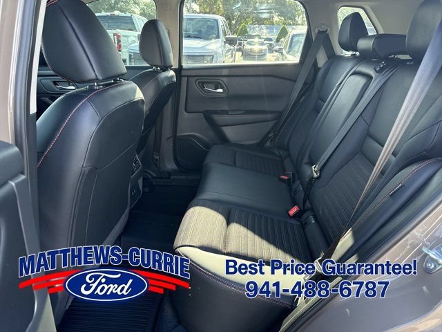 Used 2025 Nissan Rogue SV AWD/4WD image 12
